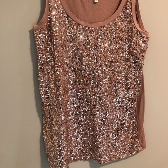 ✨SOLD✨J Crew Rose Gold Sequin Tank Top - Picture 3 of 8